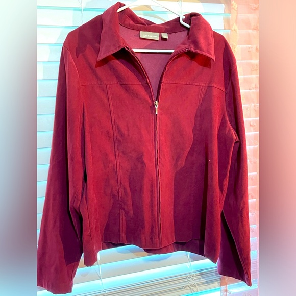 Full Zipper light weight jacket. Grandma chic like new used condition. - Picture 1 of 1